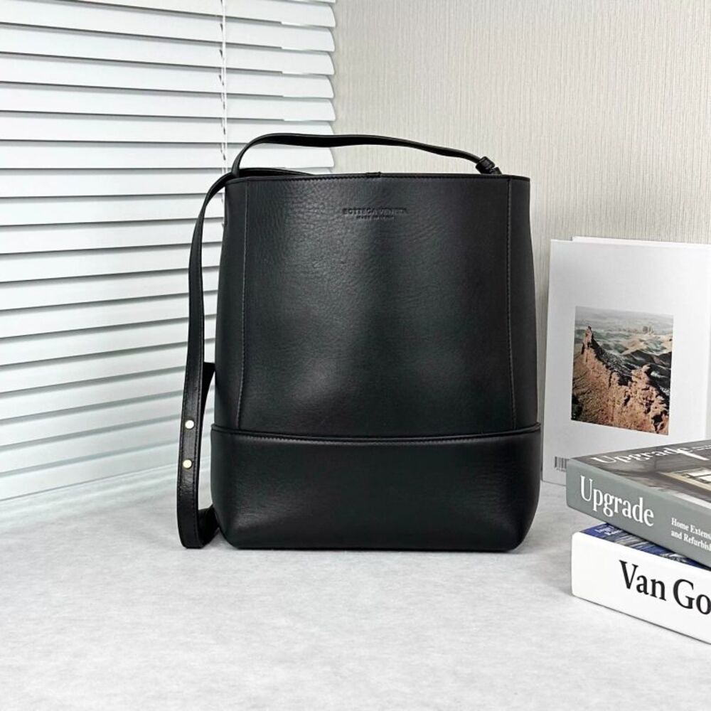 Bv Women Pre-Loved Bag Very Good Condition